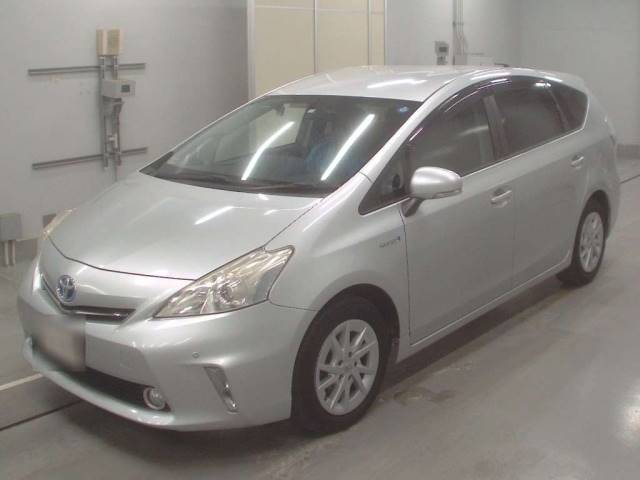 30199 TOYOTA PRIUS ALPHA ZVW41W 2013 г. (CAA Tokyo)